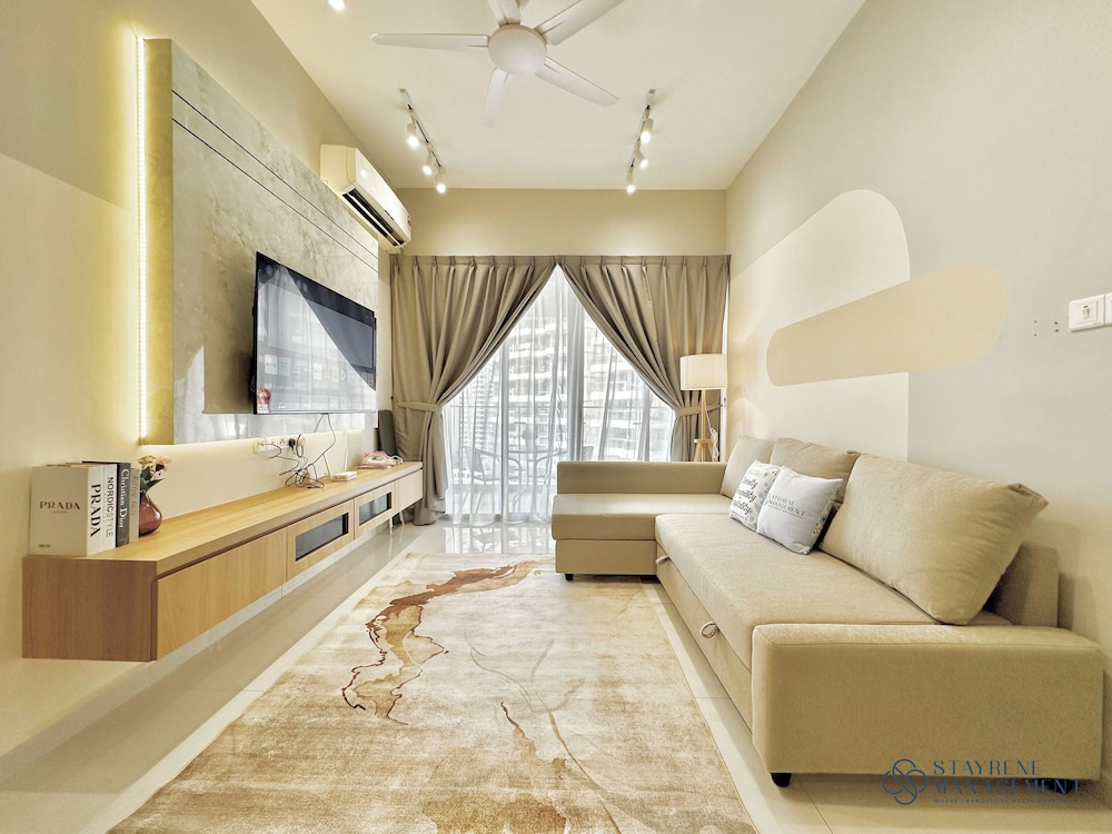 Country Garden Danga Bay Sea View Homestay by Stayrene