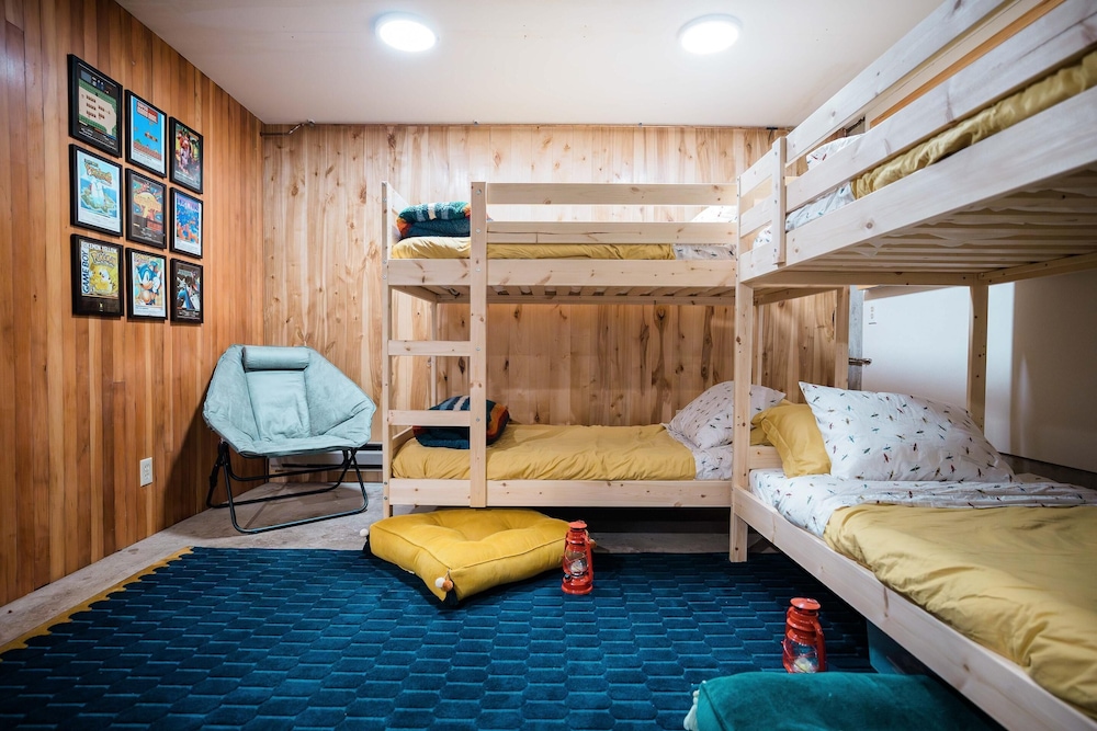 87sl - Starlink - Sauna - Pets OK - Sleeps 8