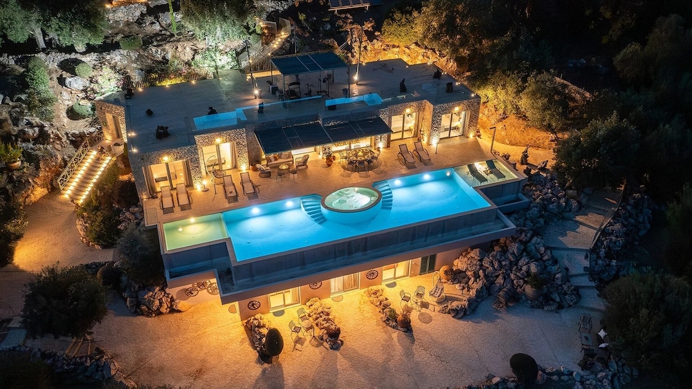 Villa Summer Wine by White Dream Villas