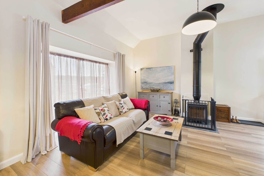 Host Stay Lane Farm Cottage