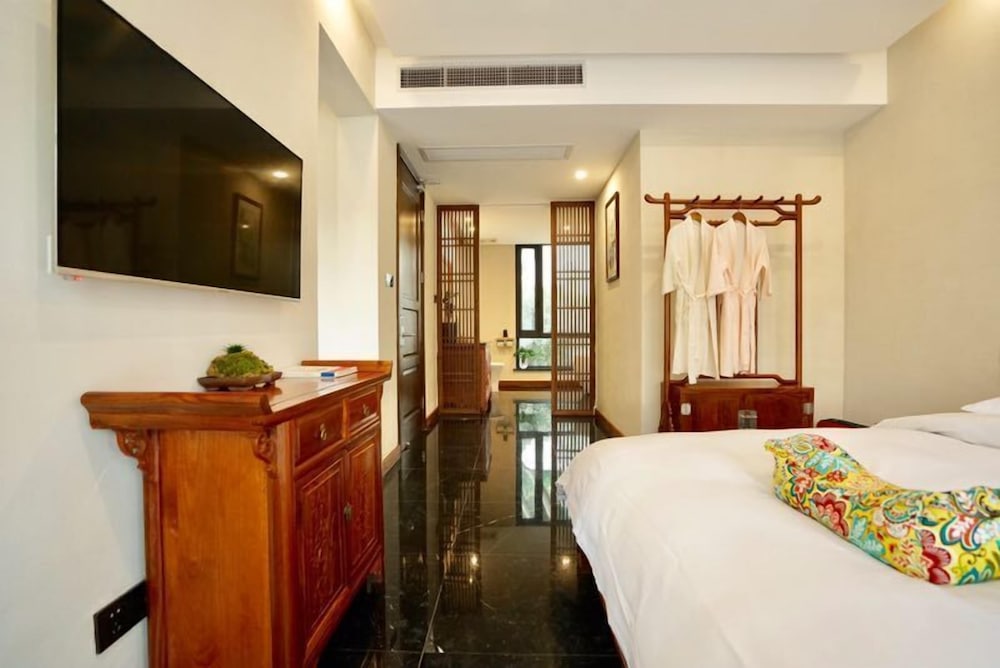Chayan Hotel