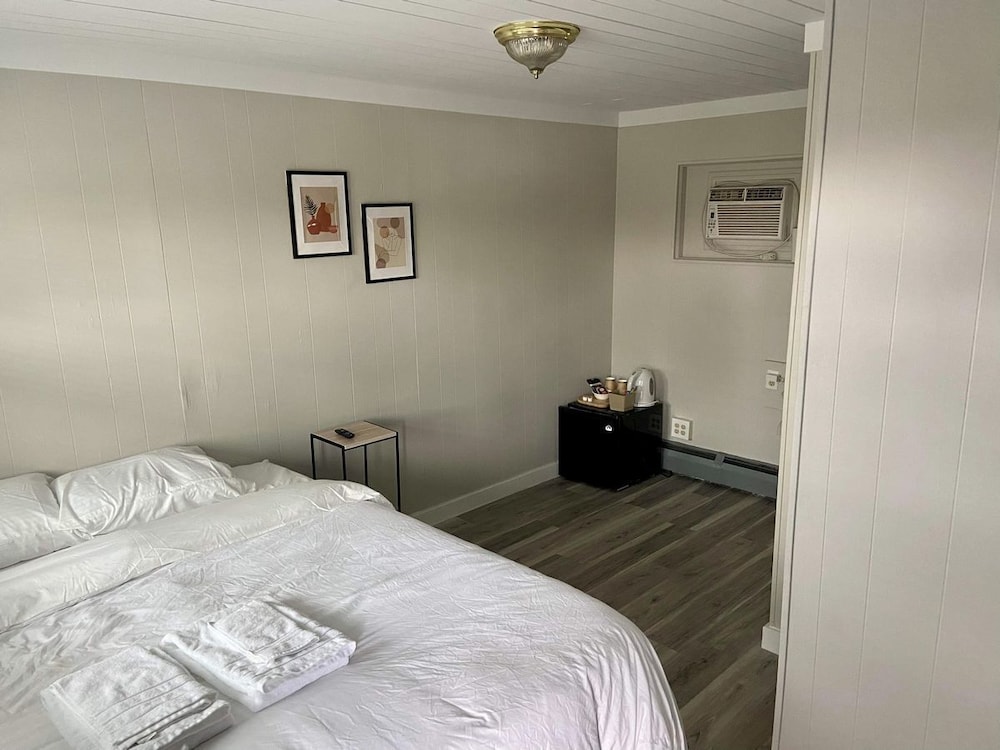 The Springs Motel