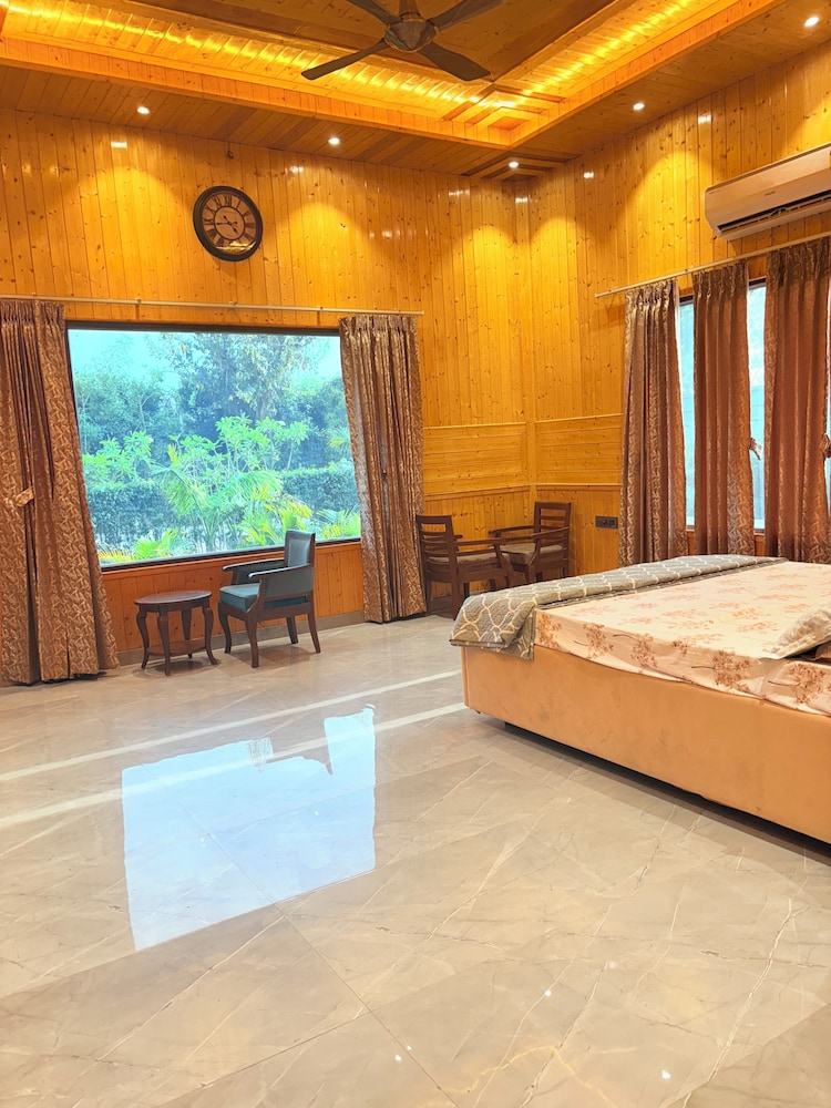 The Greenwood Farm And Lawn -Bijwasan