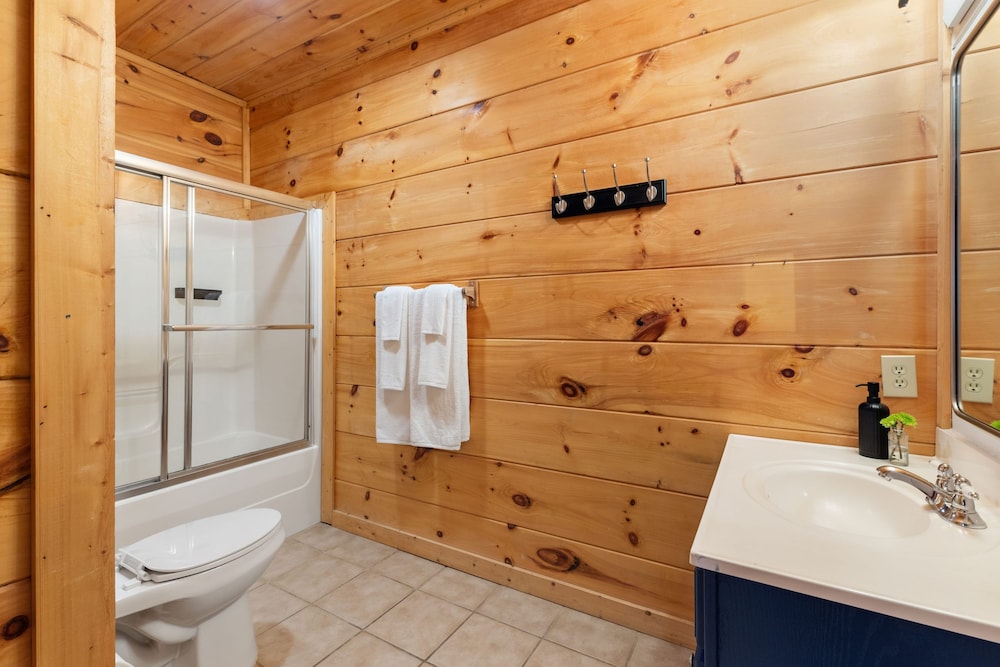 Yesteryear Hot Tub 360 Deck and Game Room Redesigned Cabin Easy Access