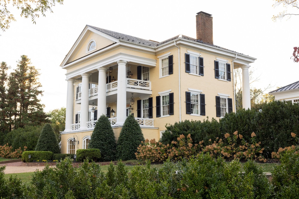 Inn at Willow Grove