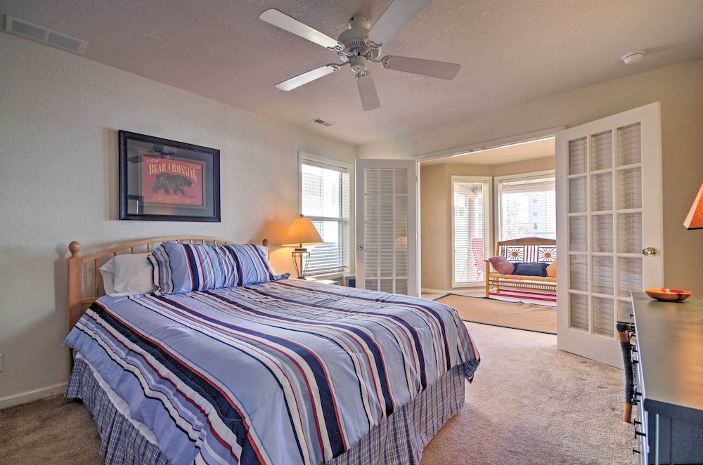 Luxe Lakeside Regatta Bay Getaway w/ Pool Access!