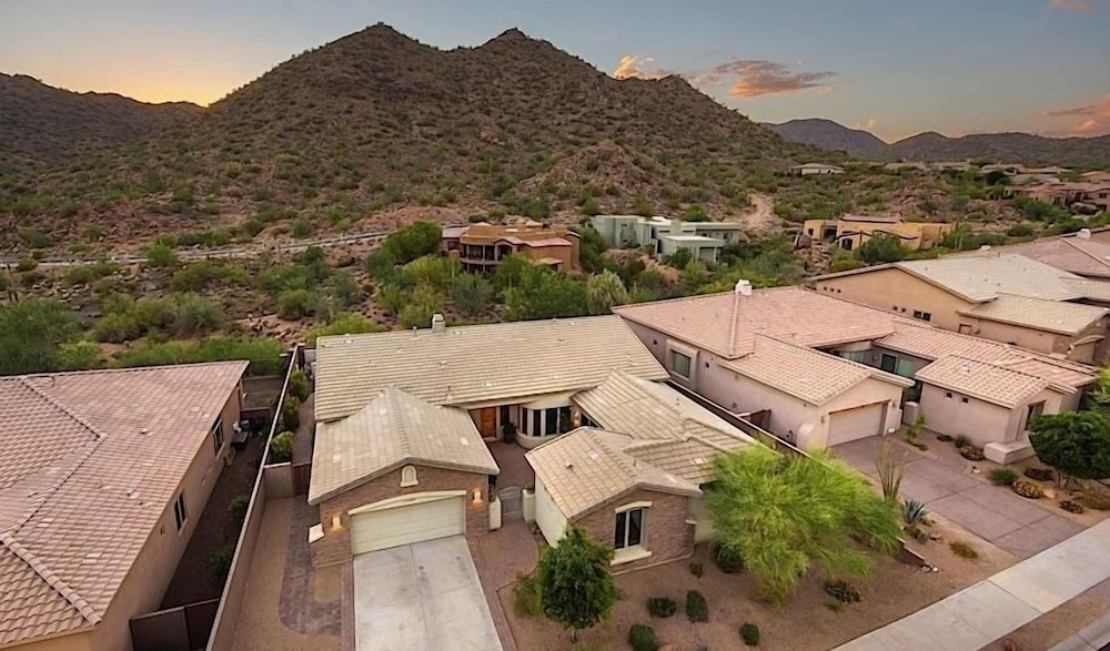 South by Southwest - Signature Vacation Rentals