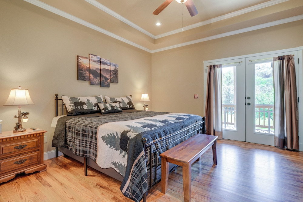 3 Mi to Hiawassee: 'berry Cute Country Cottage'