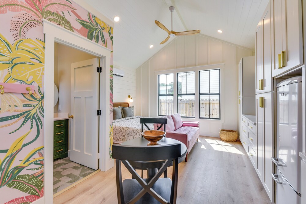 Walk to Laguna Beach: Modern Studio in Pcb!