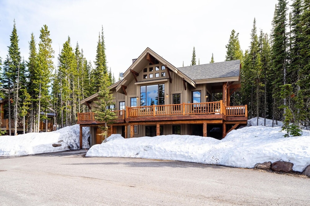 6 Mountain Home Road 4 Bedroom Home by Moonlight Basin Lodging view 2