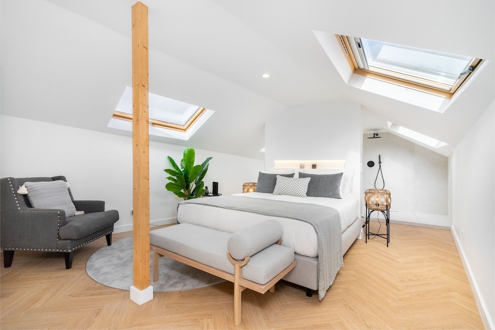 Luxury Duplex Prime Location view 2