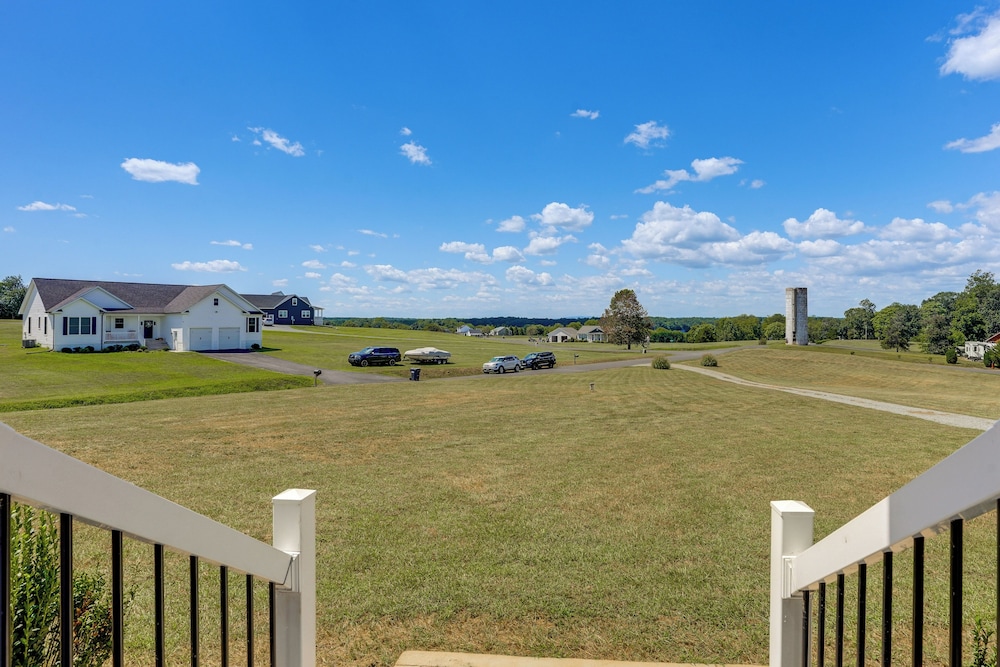 5 Mi to Lake Anna State Park: Modern Family Home!