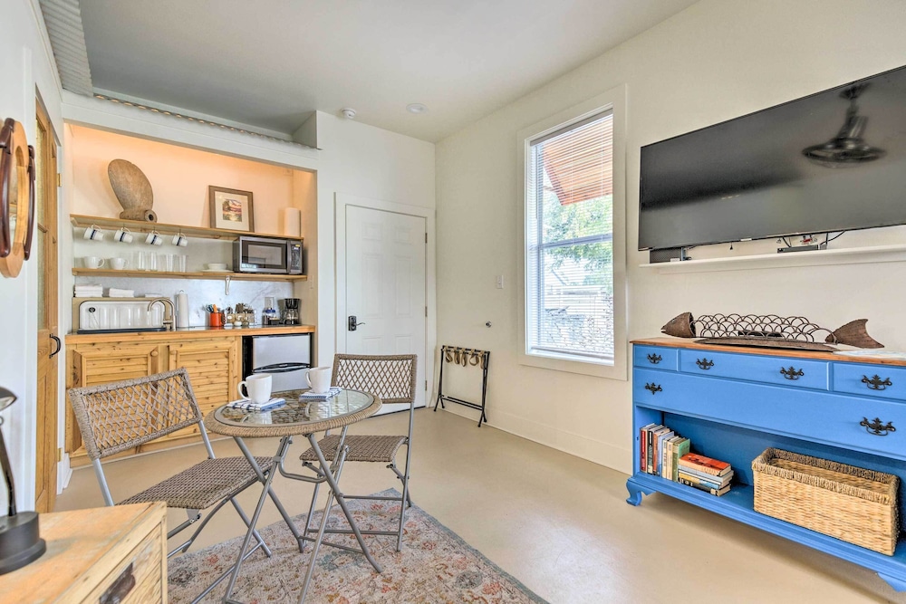 Old Town Getaway, Walk to Shopping, Dining, & Bay!