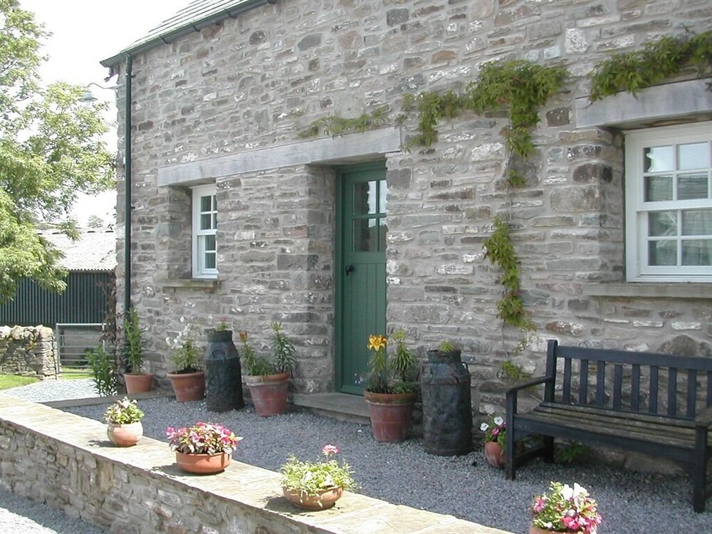Alltybrain Farm Cottages and B&B