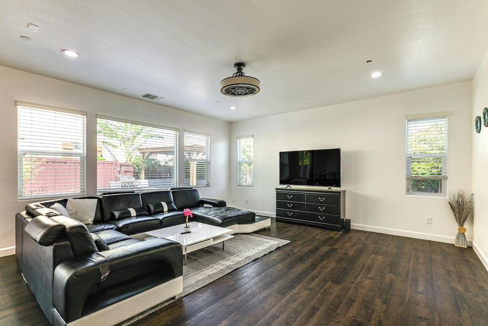 Walk to Parks: Mountain House Retreat w/ Patio!