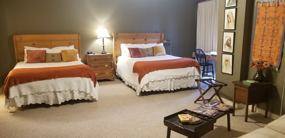 Downtown Guest Quarters Hotel