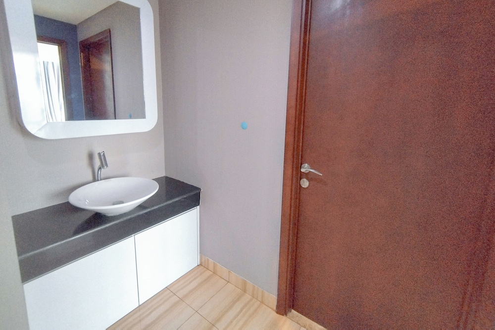 Spacious 2Br With Extra Room At Grand Sungkono Lagoon Apartment