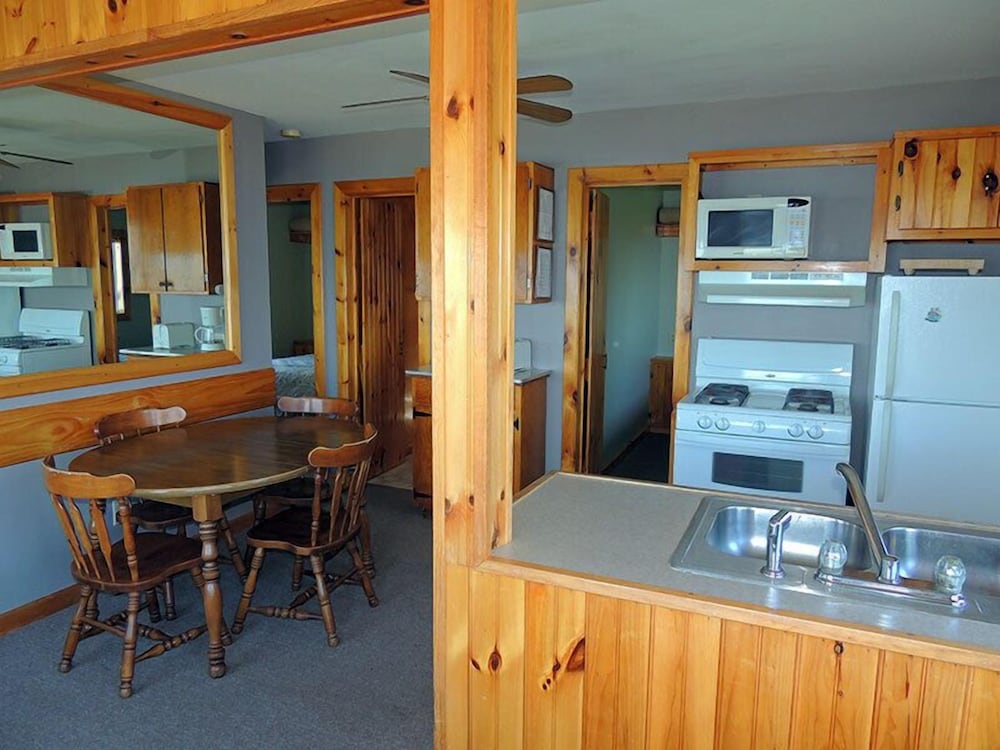 Angel Rock Waterfront Cottages and Vacation Homes