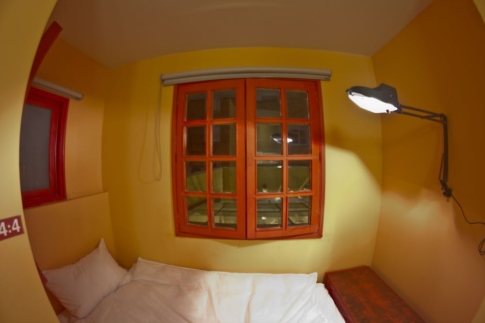 1212 Hostels