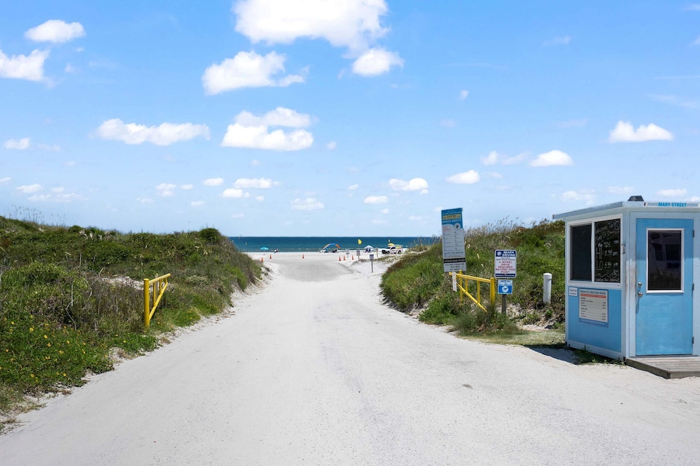 Direct Ocean View Steps to Beach Modern Updates