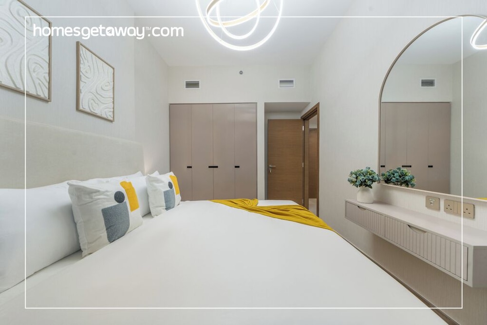 Chic 1BR at the Canal Business Bay
