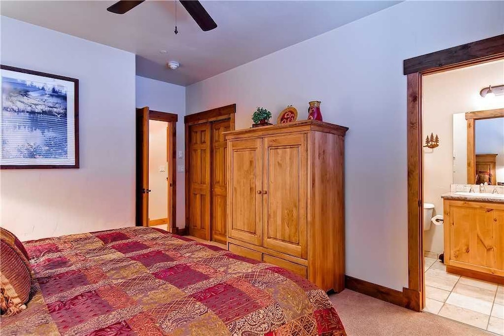 3204 Champagne Lodge, Trappeur's Crossing Apartment 2
