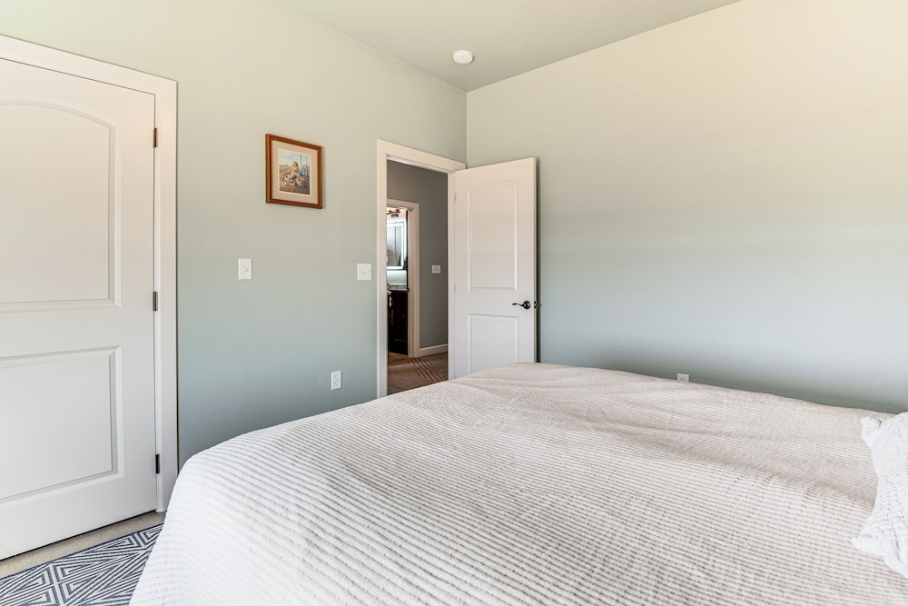 Family-friendly Apt w/ Lake Views in Ponca City!