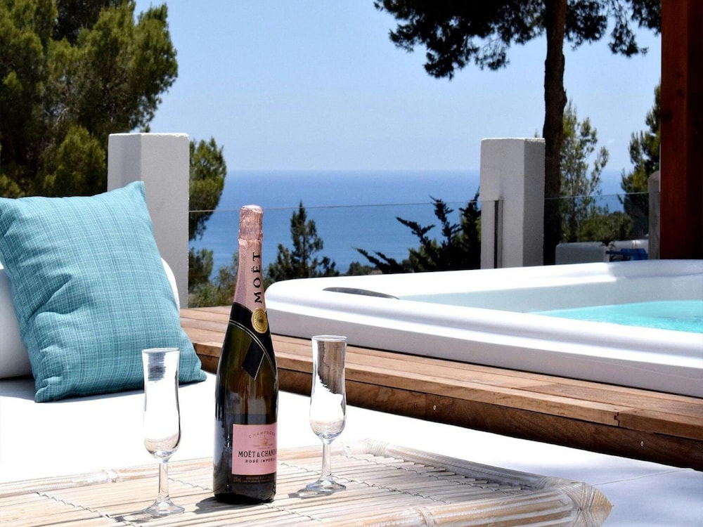 Magnificent Villa With Heated Pool