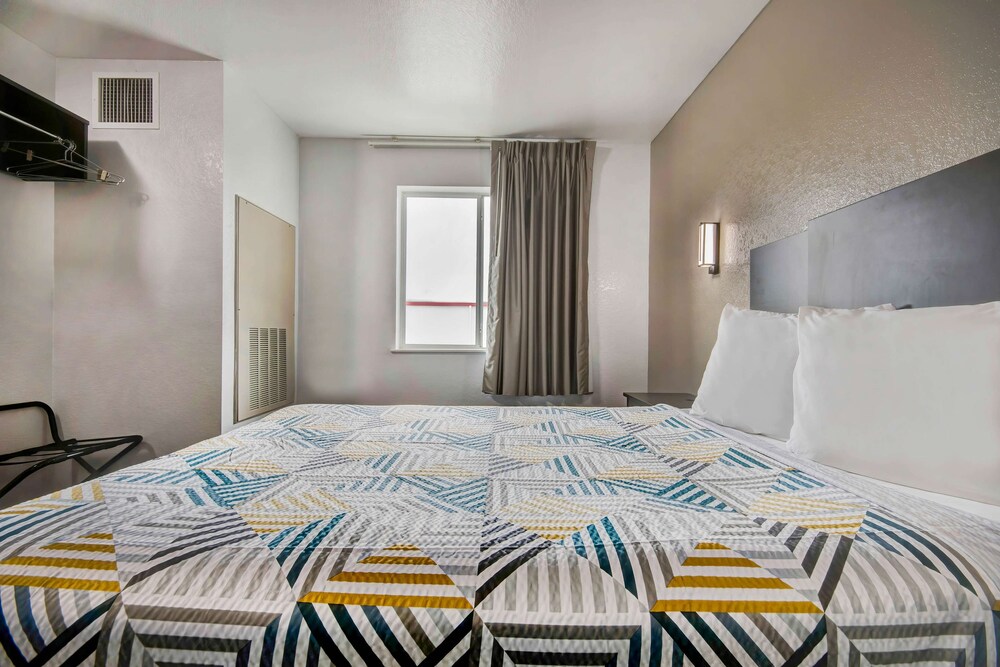 Motel 6 San Antonio, TX - Sea World North