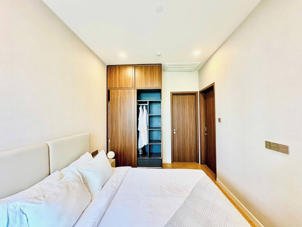 Metropole The Crest Thu Thiem Apartment
