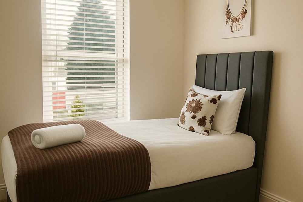 Cosy 4-bed - Sleeps 7, Garden & Pet-friendly