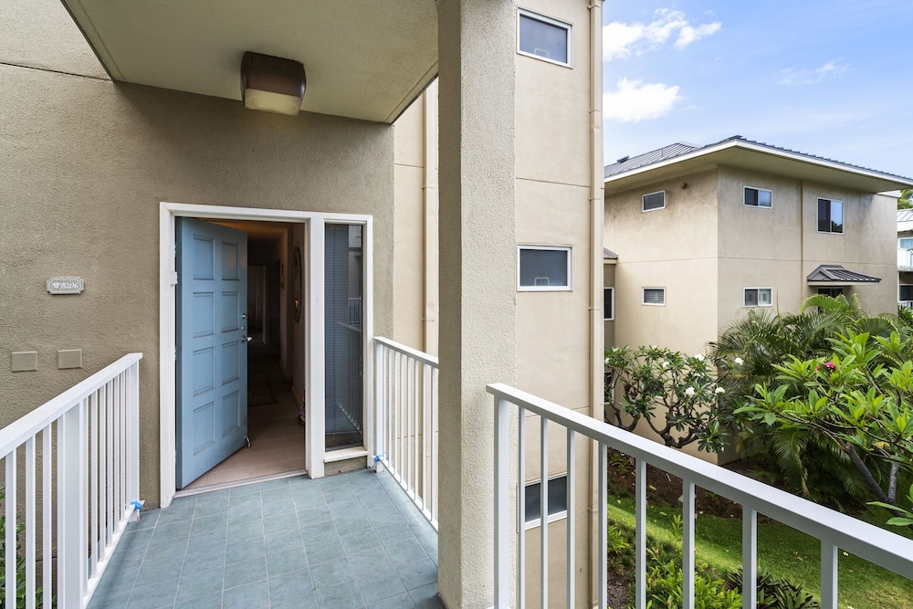Vista Waikoloa B-206 2 Bedroom Condo by RedAwning view 5