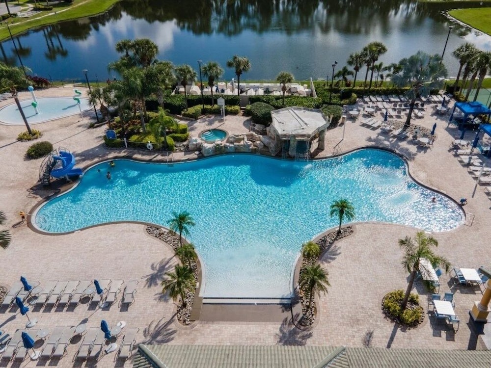Spacious Vacation Home, No Rear Neighbors! Close To Clubhouse,bbq, Resort Community 6 Bedroom Home