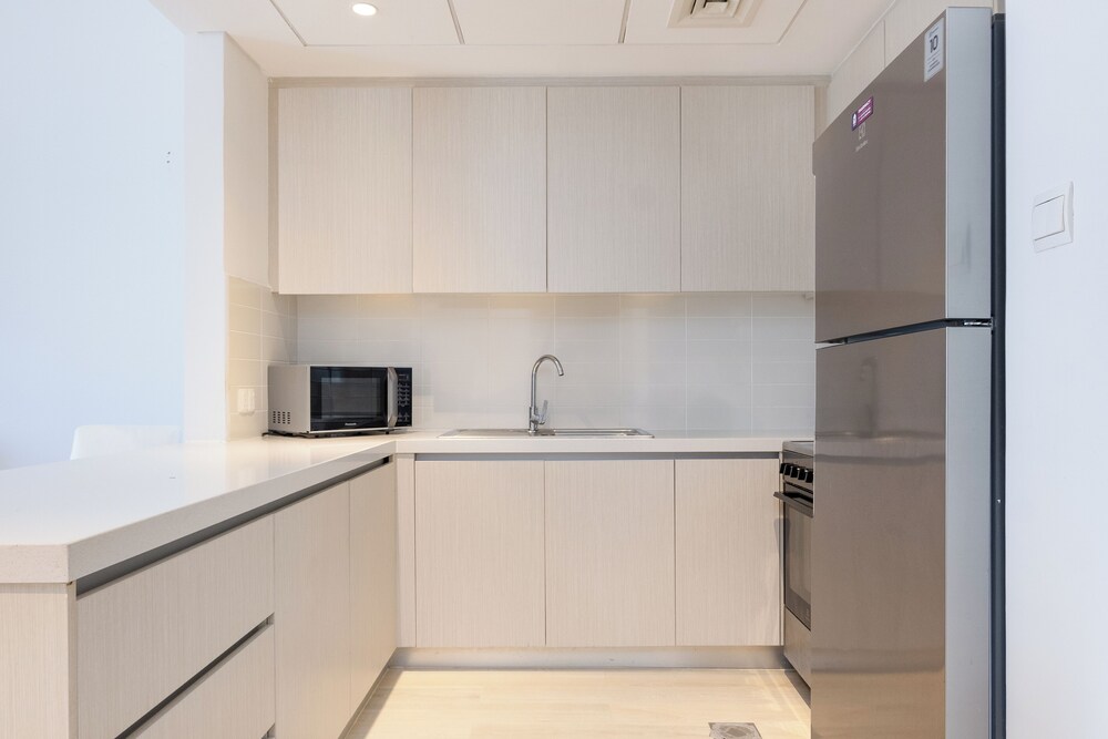 Bloomfields Luxurious 2Br Water Edge
