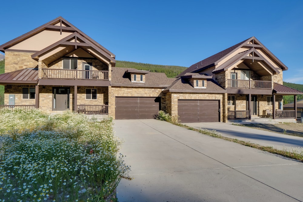 Aspen Grove Views: Spacious Duplex 5 Mi to Breck