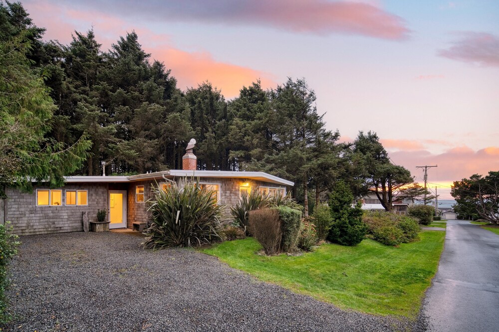 Four Bears by Avantstay Walk to Beach, Hot Tub, Ocean View view 5