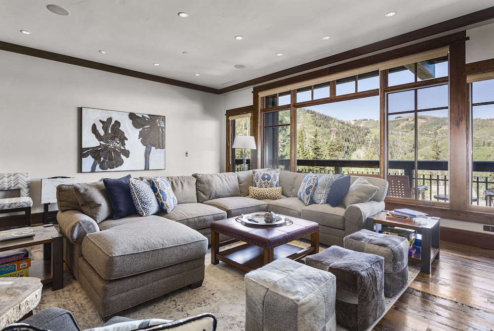 Arrowleaf Lodge at Deer Valley Resort - Three Bedroom Residence #315 3 Condo