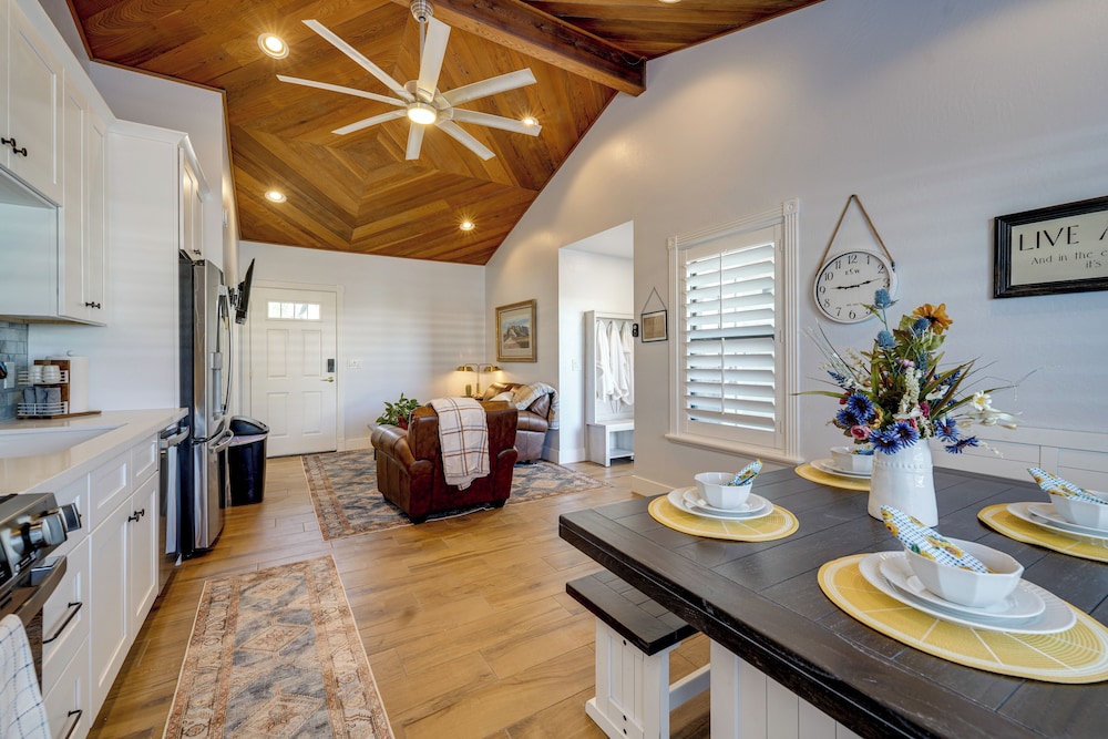 Private Pool & Hot Tub! Relaxing Mesa Apartment