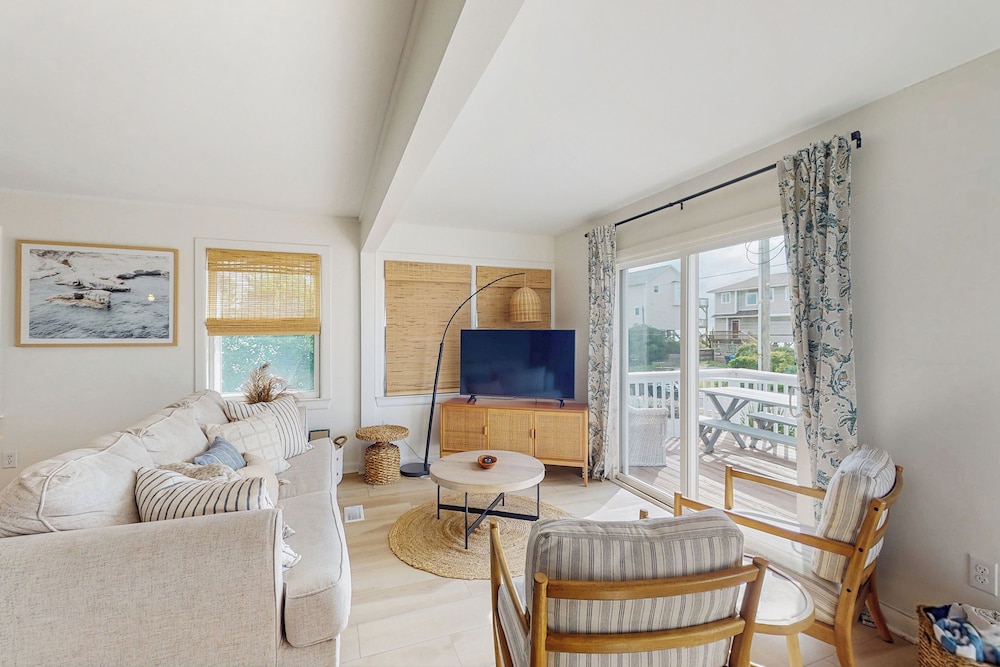 Entire House - Serenity in Surf City