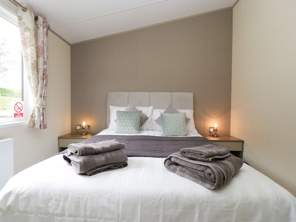 Hill View, Lilac Lodge