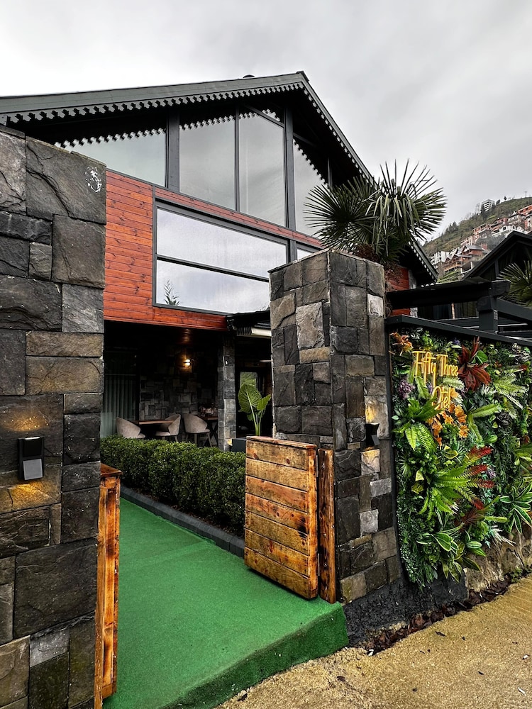 Hotel Fifty Three Otel - Image 1