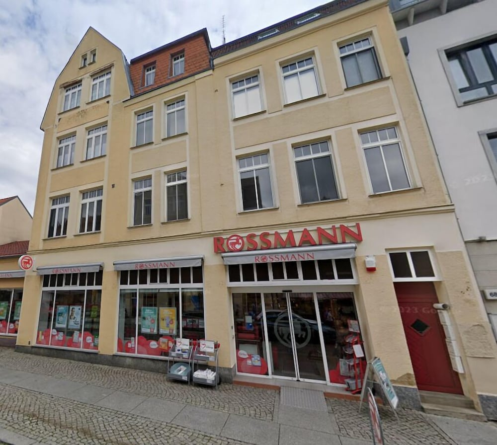 Spacious Apartment In Strausberg - Sleeps 6