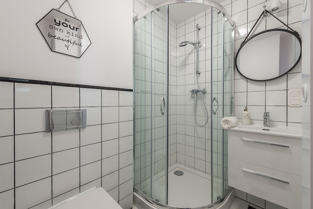 UNIT Warszawa Centrum Room by Metro Rondo ONZ