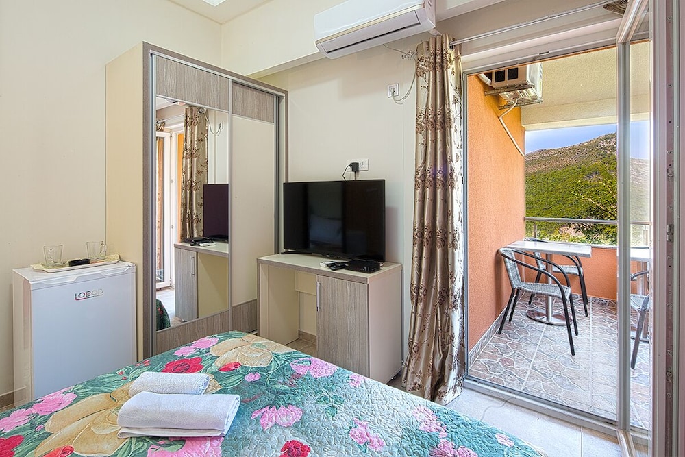 Vila Ivanovic view 5