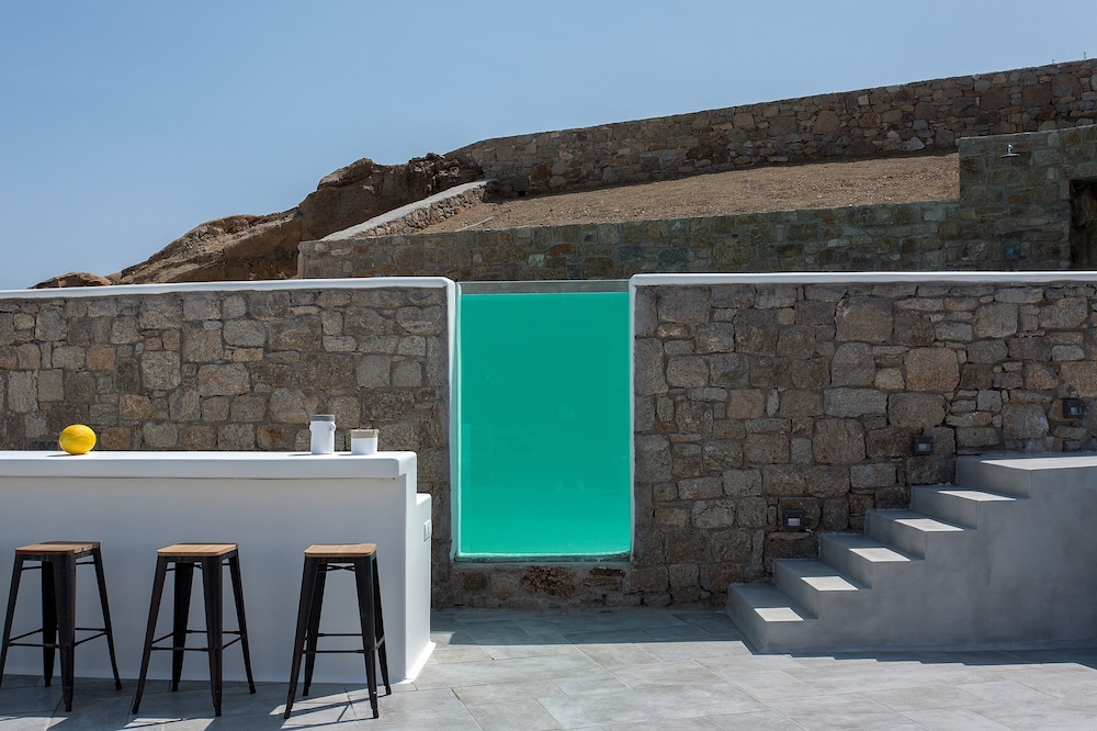 Villa Sapphire 6BR Hot Tub & Pool Ornos