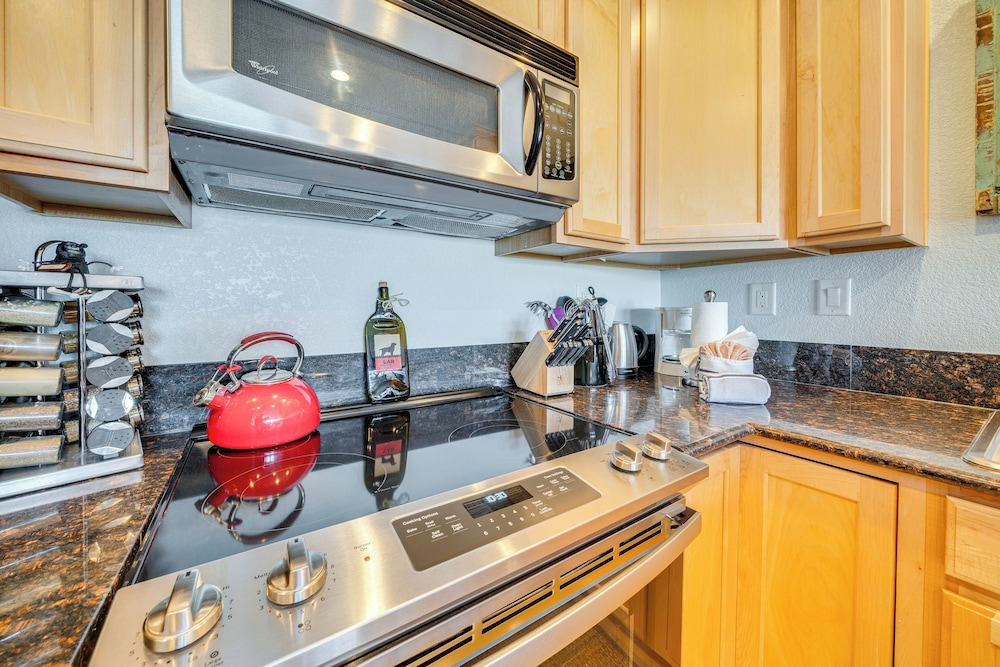 6 Mi to Keystone Resort: Dillon Condo w/ Balcony