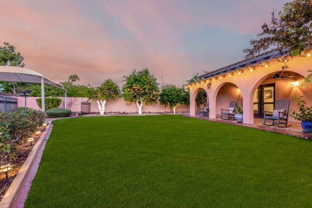 Historic Desert Rose Estate Pool Sauna Sleeps 12