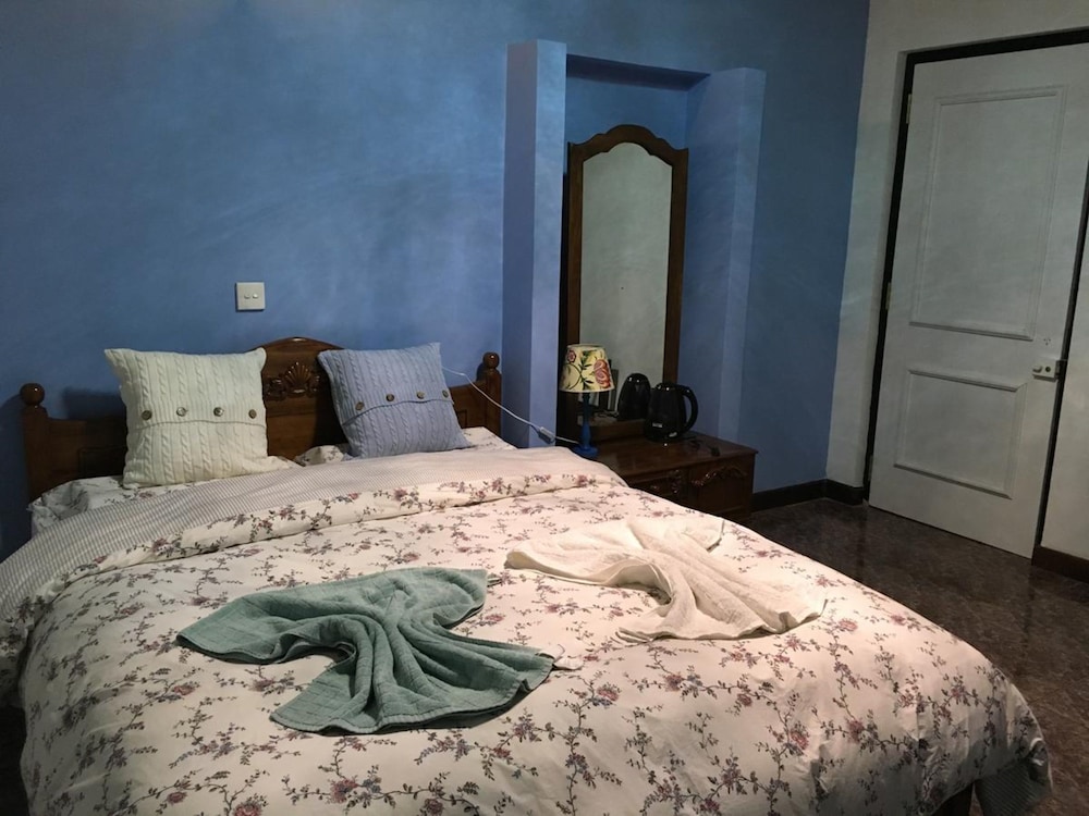 Asteria Villa Guest House view 4