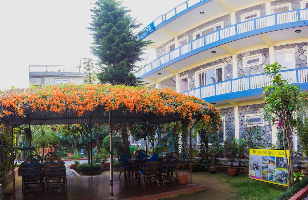 Giri Guest House