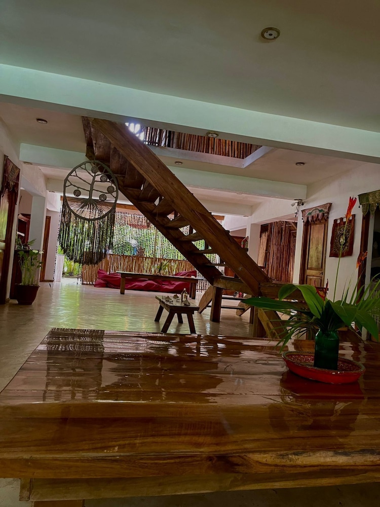 Ganesh Hostel